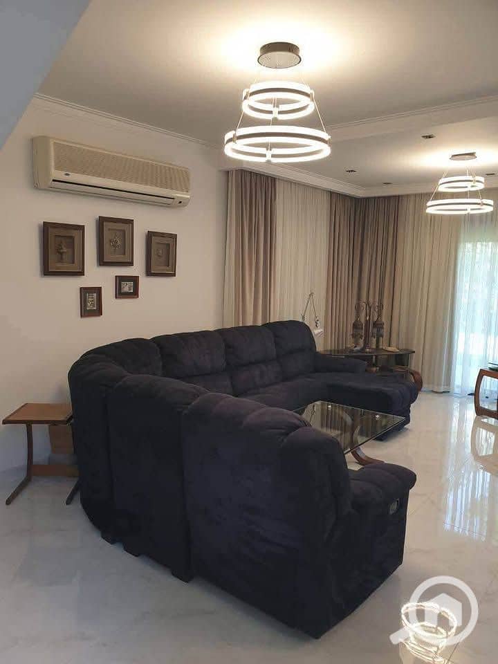 8 594044203_1317262997094517_15466710690430502_n. jpg