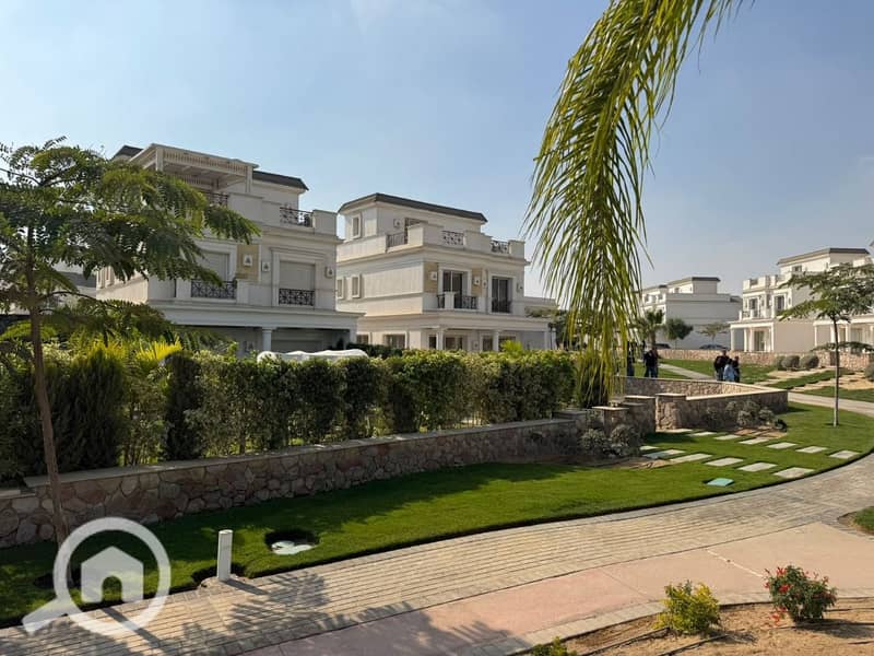 6 8795c5db-437d-4c69-b2fa-4dd62d8c41f0. jpg