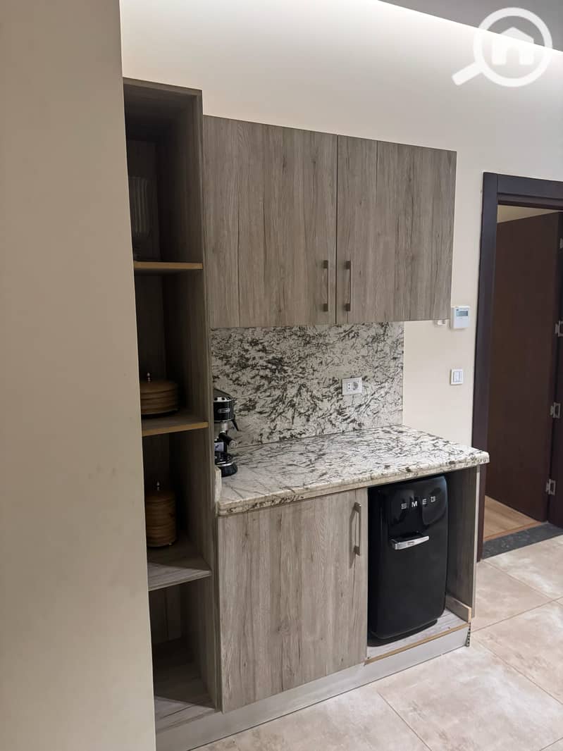 7 3b1878d3-60d5-4efa-8ce6-56976a76a485. jpg