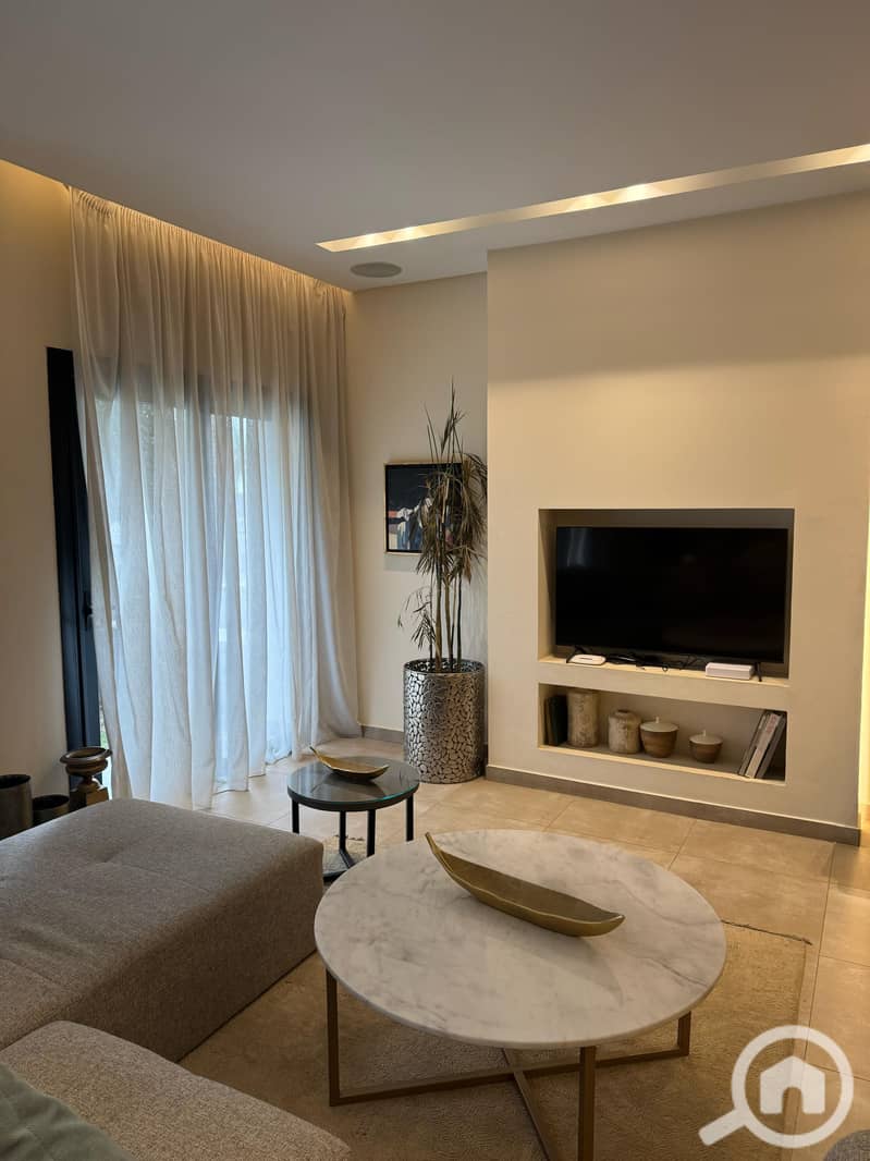 2 de9b427b-7c7d-4124-b761-60e74fa66aec. jpg