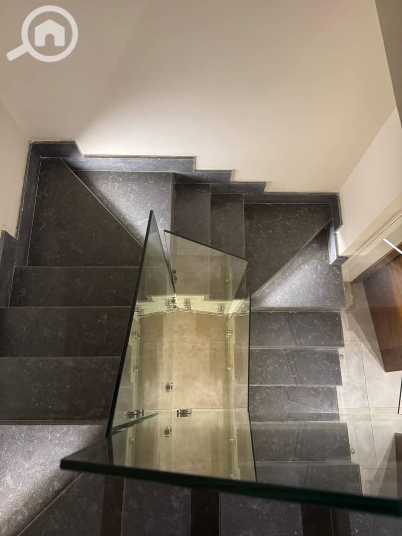 5 39bfc21f-33ef-4019-92b6-49af8d9240a8. jpg