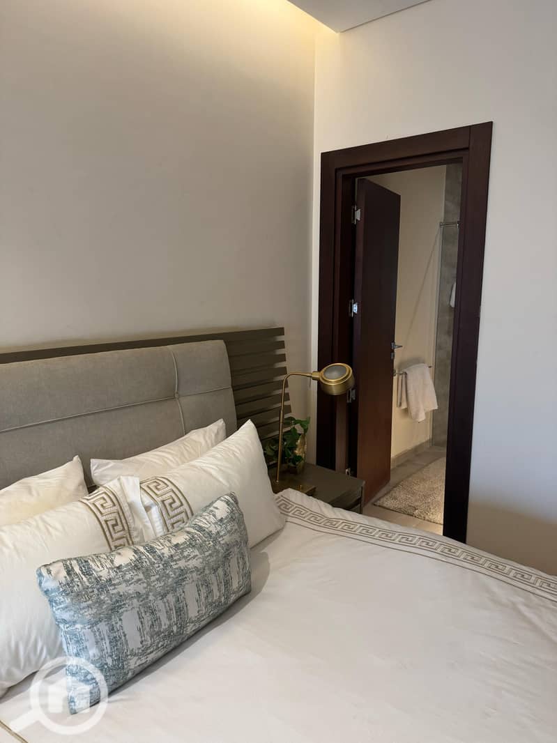 8 05696bbf-f298-42b7-8439-340744204668. jpg