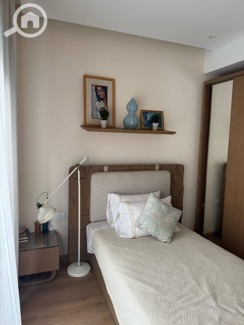 10 eb5dc38d-b826-40ad-b998-1acfa9a34148. jpg