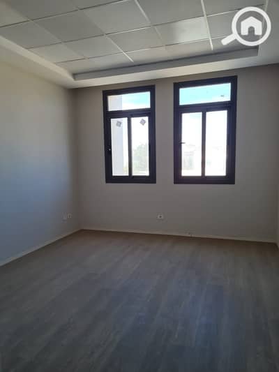 عيادة  للبيع في 6 أكتوبر، الجيزة - IMG-20251209-WA0042. jpg