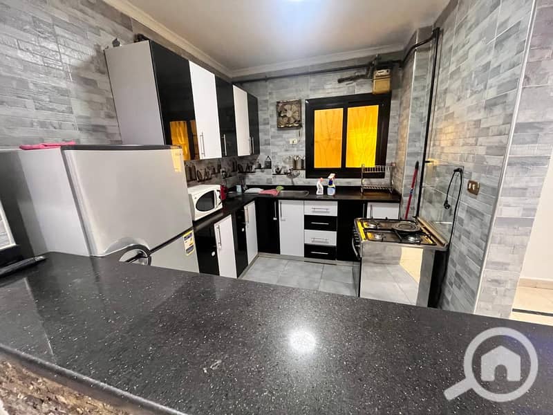 4 5c524bb9-4879-4ab6-9a39-3c66b128111d. jpeg