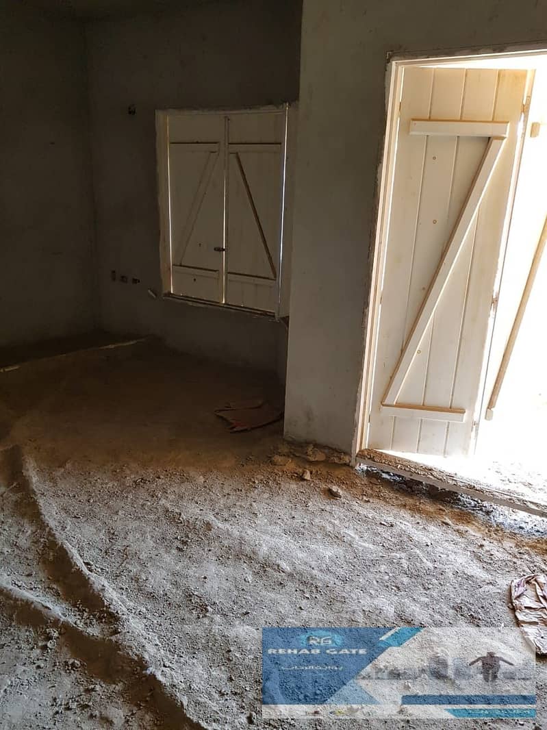 15 2539f373-22a4-4d06-a34b-a4a51343689f. jpg