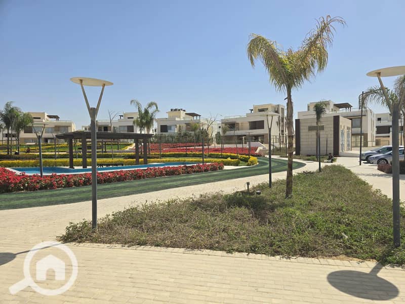 10 490020050_2431160187254812_5445775696162729464_n. jpg