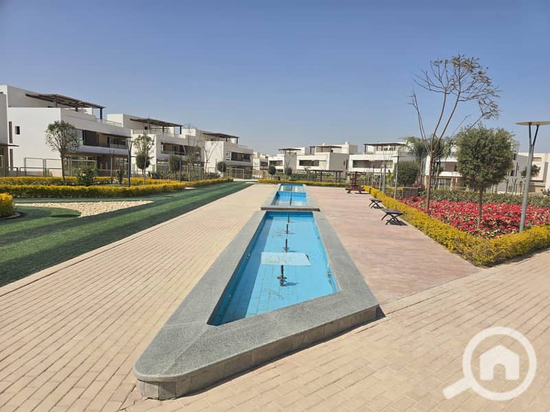 11 490227109_2431160300588134_4361583599818429632_n. jpg