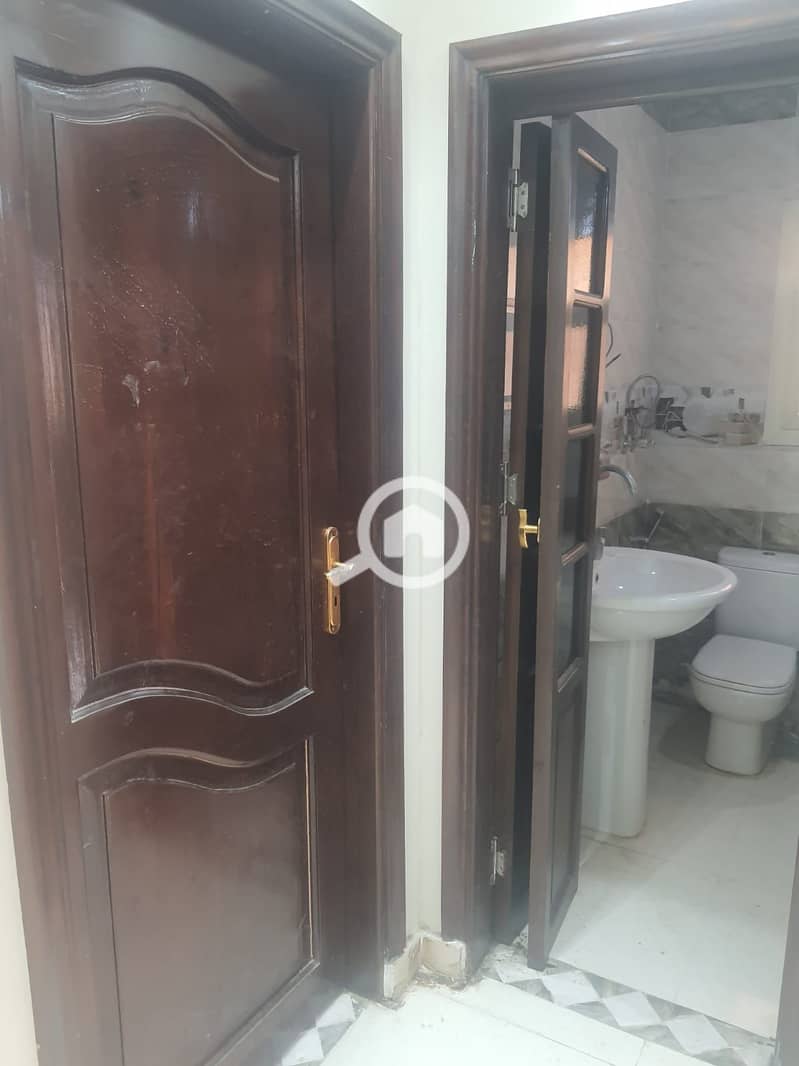 7 5c61cf09-b381-4d5c-a4da-f22fce8aa93c. jpg