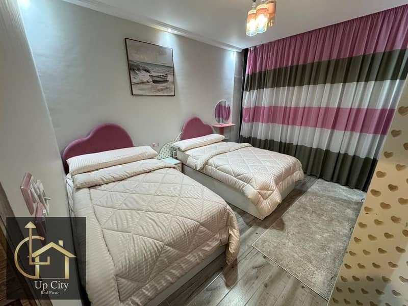 8 88e581b8-8f83-4cd7-b3be-bf0f94565b3a. jpg