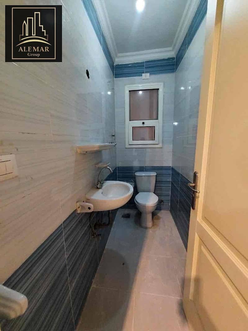 2 eac7b021-370b-4e0d-9db7-e35b66418b39. jpg