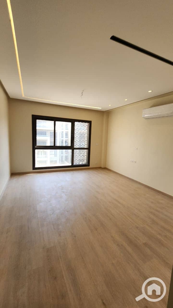 5 WhatsApp Image 2025-12-18 at 11.45. 05 (1). jpeg