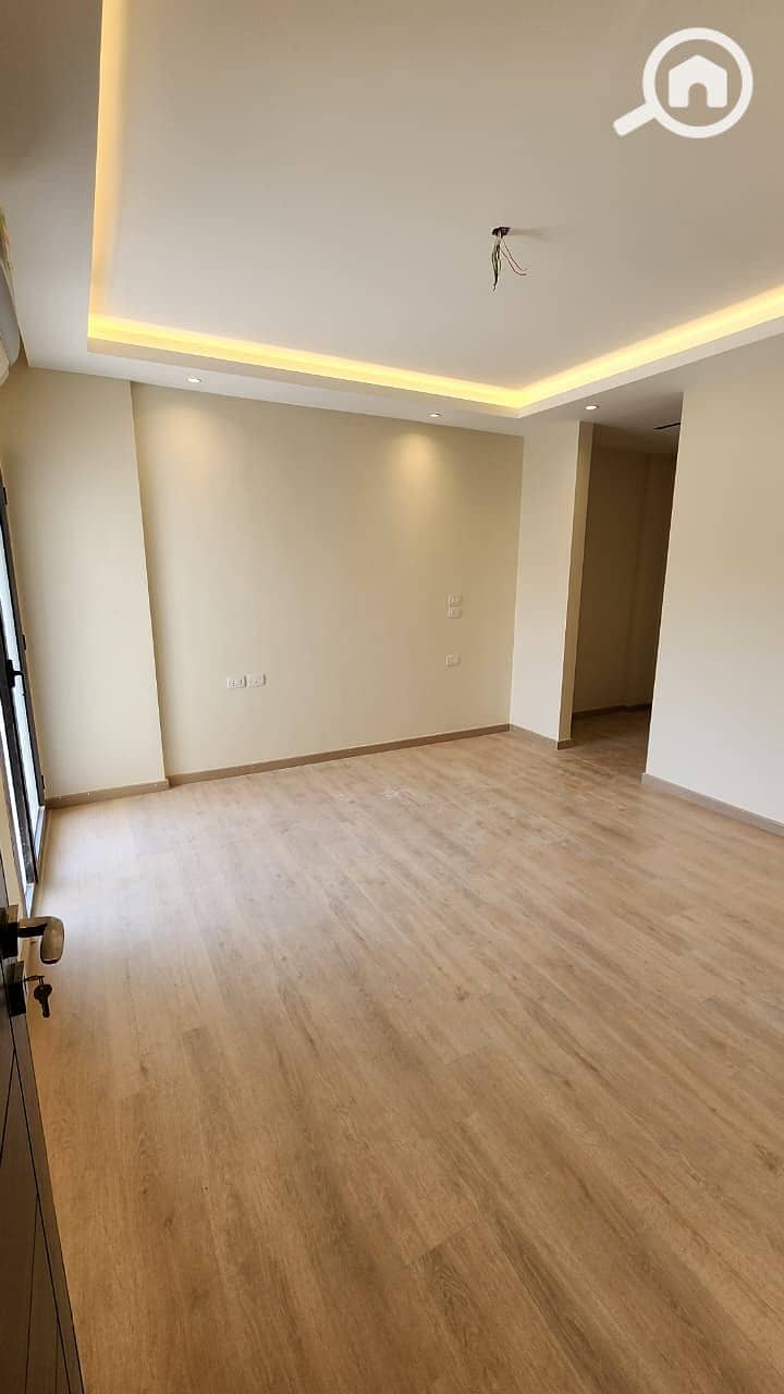 7 WhatsApp Image 2025-12-18 at 11.47. 19 (1). jpeg