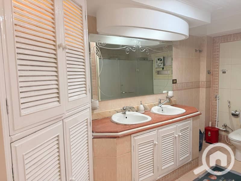 20 a8ff49d8-9318-4c40-b909-b0351d1f5782. jpeg