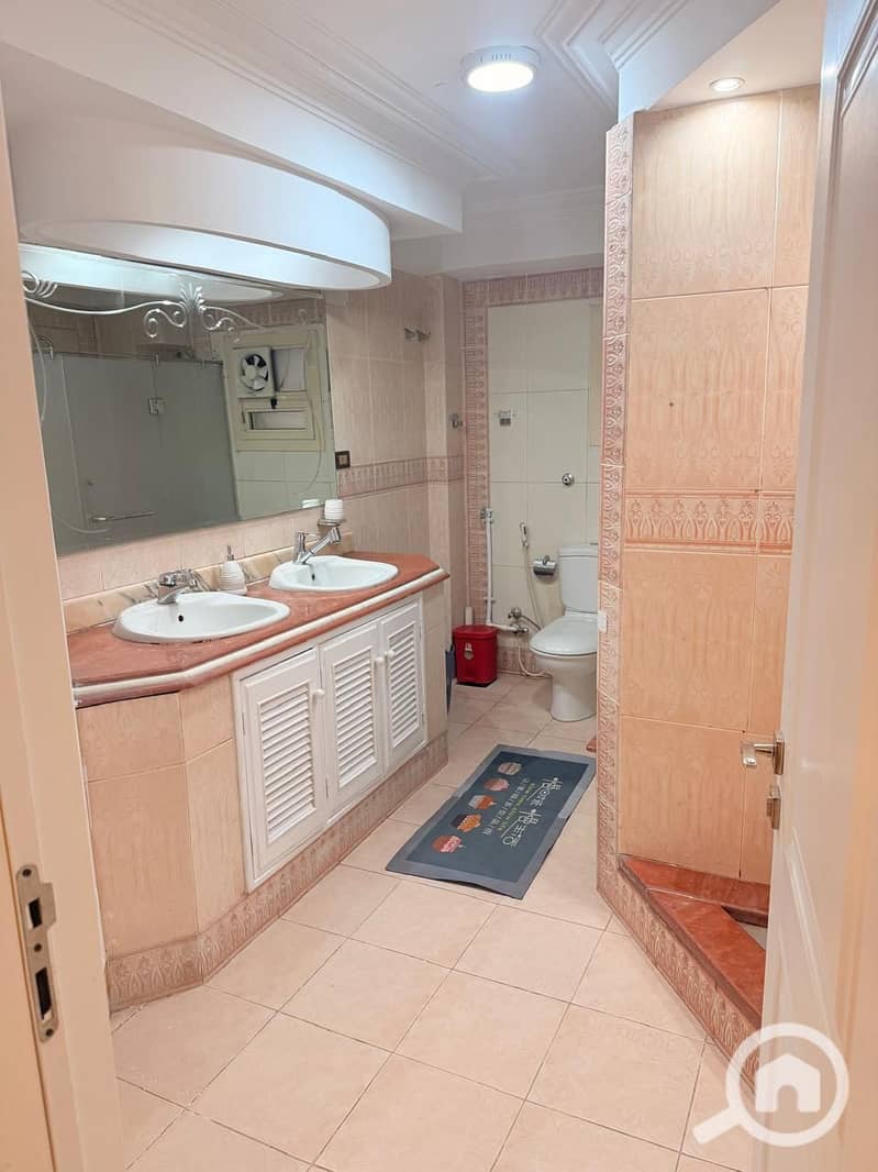 21 53c70ca5-4793-4b63-a7c4-0a1423bd1cac. jpeg