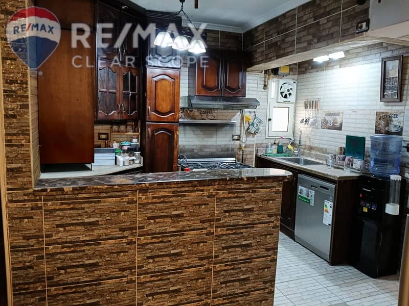 2 6c15f3dc-8ac3-4802-8d8b-9a48d71734b0. jpg