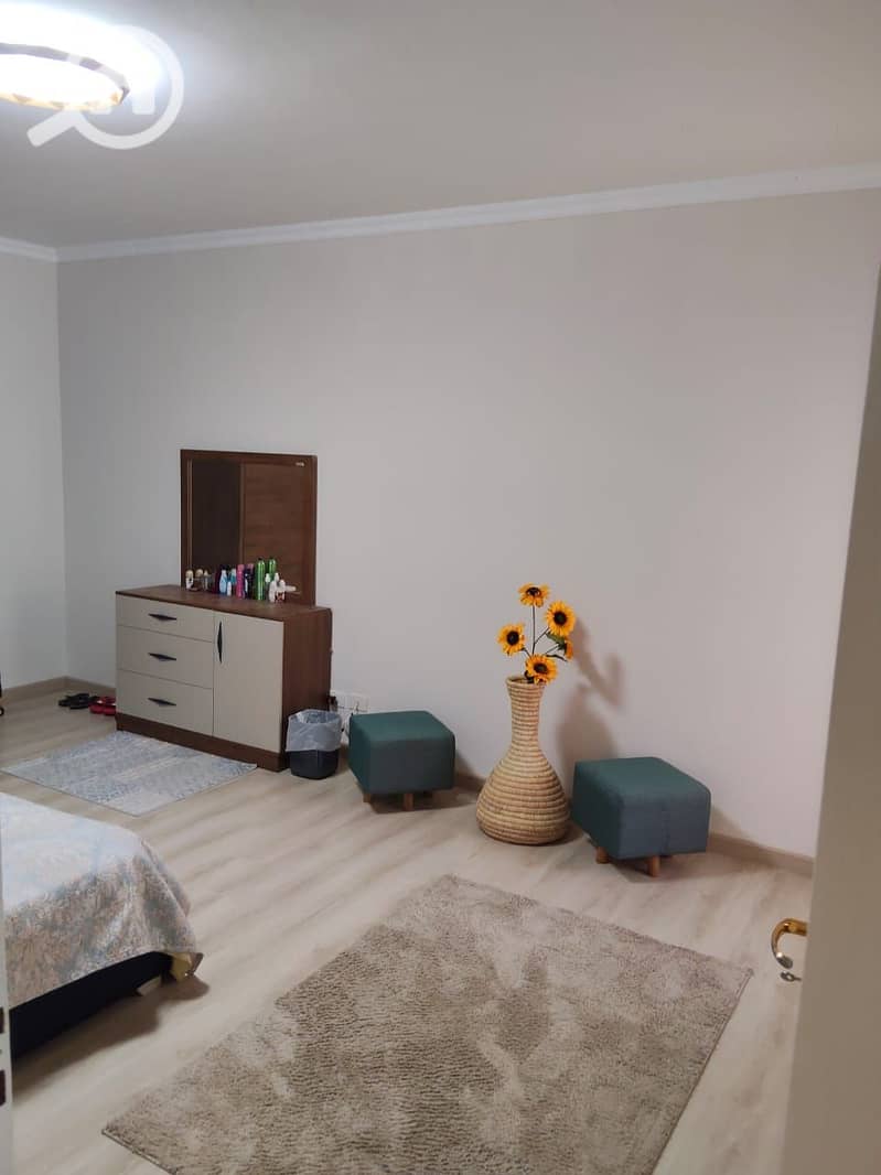 8 bf131f33-7329-47ef-882a-2b2e12d8e1e8. jpeg