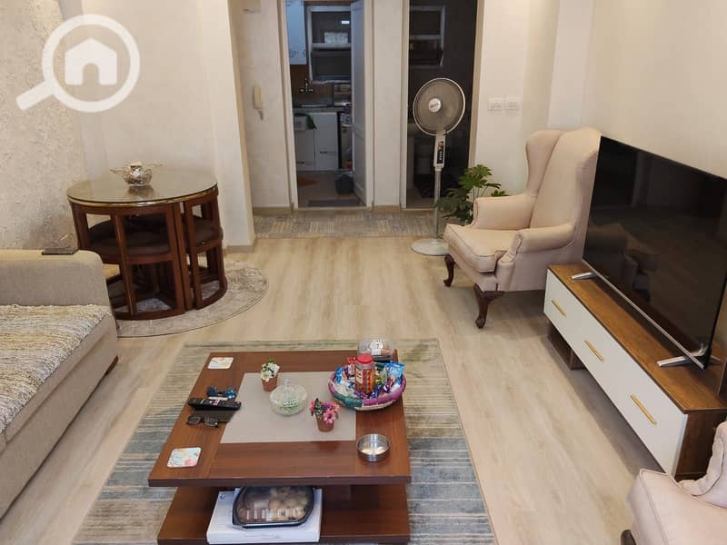 4 718763f0-7bbd-4a46-a74d-0589c4cc84c0. jpeg