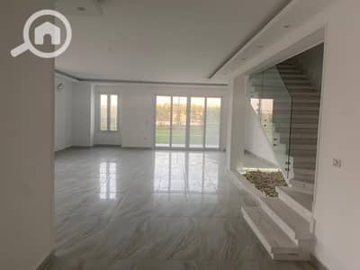 اي فيلا 3 غرف نوم للايجار في 6 أكتوبر، الجيزة - WhatsApp Image 2025-12-18 at 2.55. 41 PM. jpeg