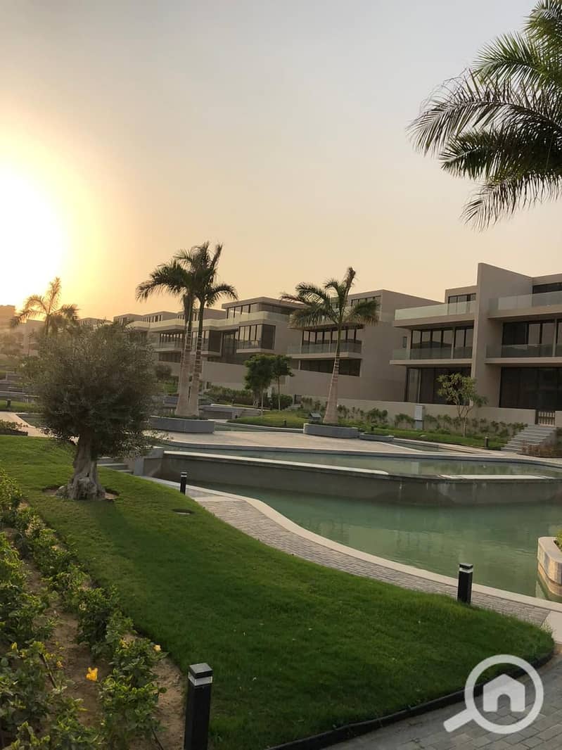 5 5c12bc39-ded8-40dc-82b7-e317399abe92. jpg