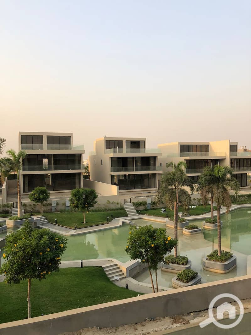 10 cc915b33-4ec1-4d9d-ab2f-093a5b86208e. jpg