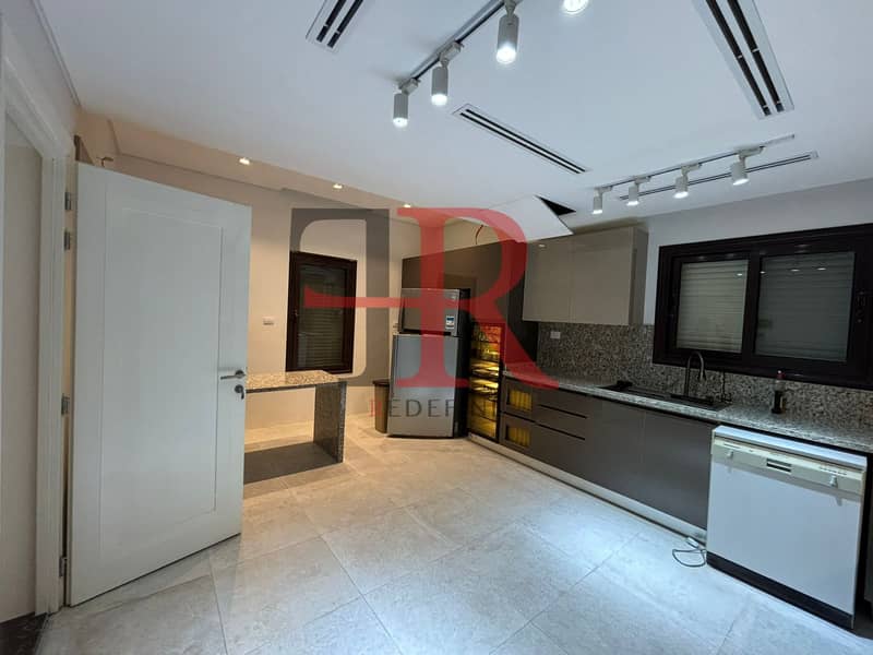 4 WhatsApp Image 2025-12-18 at 2.10. 01 PM. jpeg