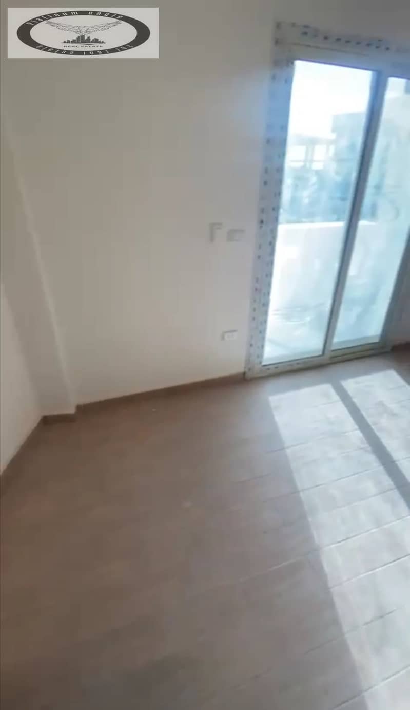 3 e696f432-ee6d-49b5-a8af-4bb3fed5bc4a. jpg