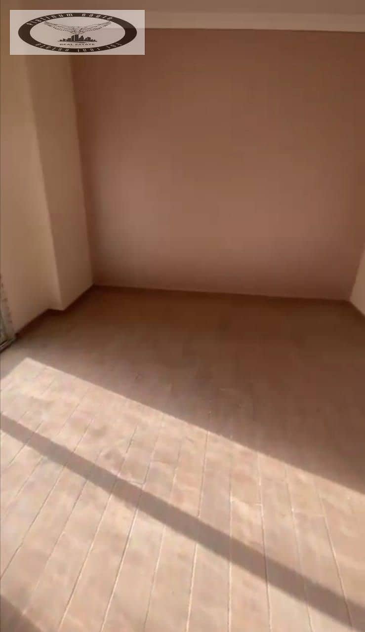 4 e2007731-f7c2-4ce5-8970-514a7645573d. jpg