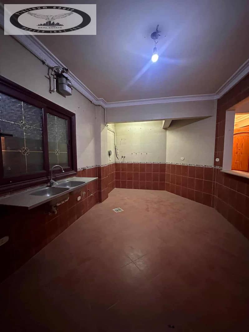 9 34f6fa47-ec12-4cad-ab18-bfdfb8c610dc. jpg