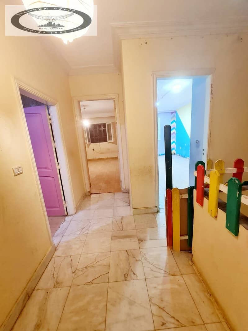 10 9f12ef8a-a866-41d0-b81a-7a5ae265654c. jpg