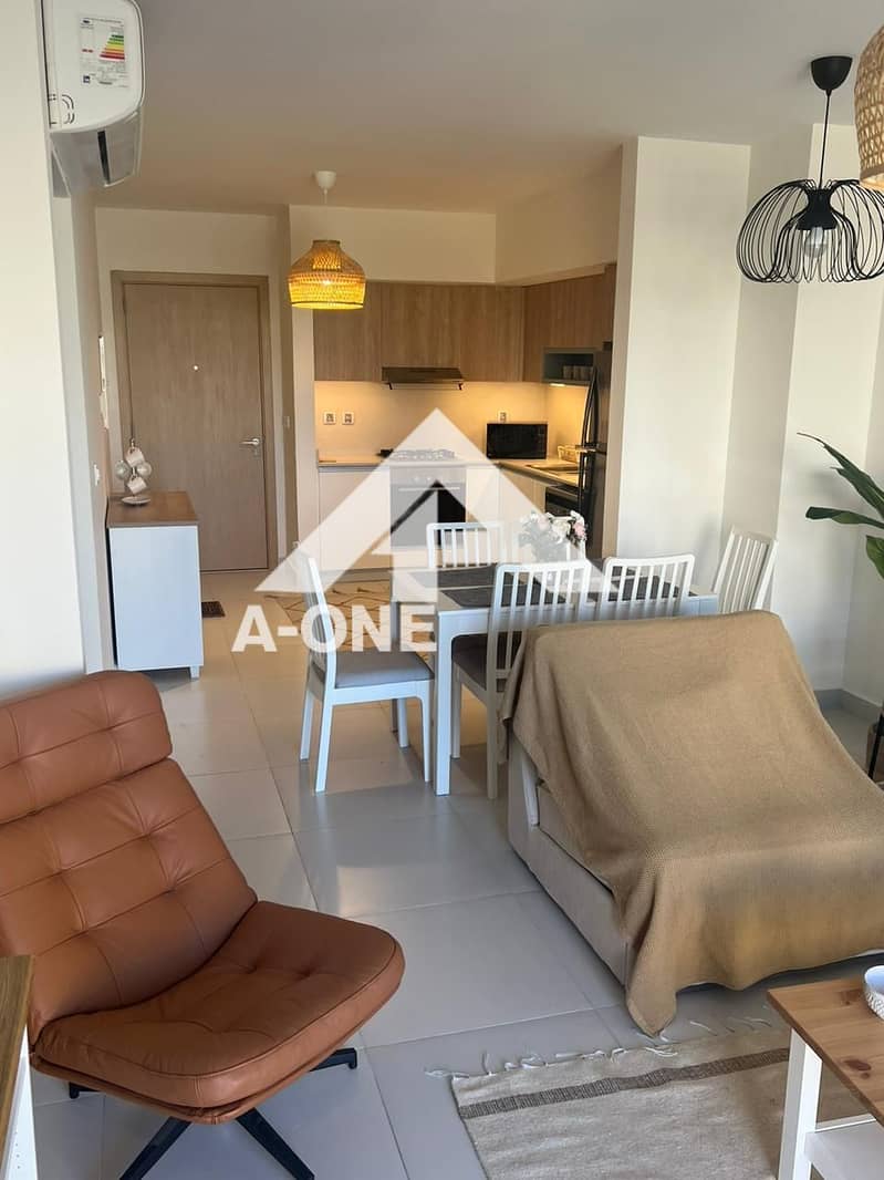 4 9f51e6b3-da9a-4ed9-916a-7441bb9faa32. jpg