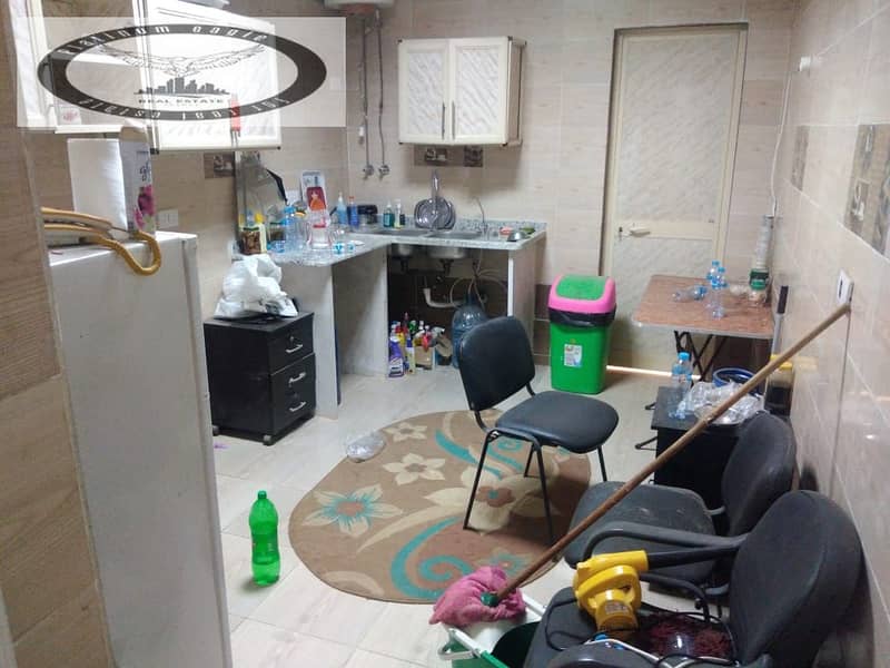 9 235d7a82-3d09-402e-9d48-e6e68f0be8fc. jpg