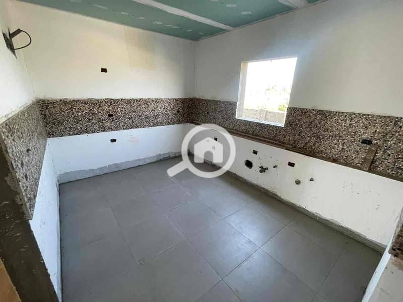 20 0ccb6180-93a0-4d0b-b347-afe7a17250a6. jpg