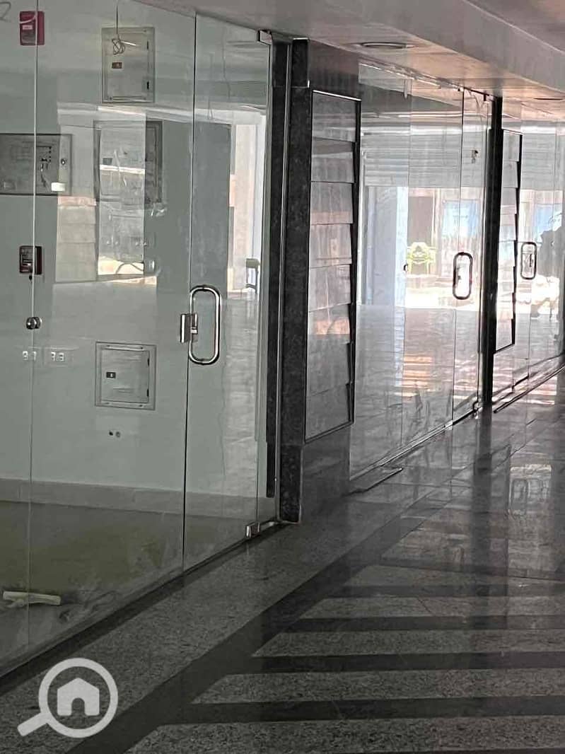 4 d1d73e29-afc6-448b-9529-78312025d30c. jpg