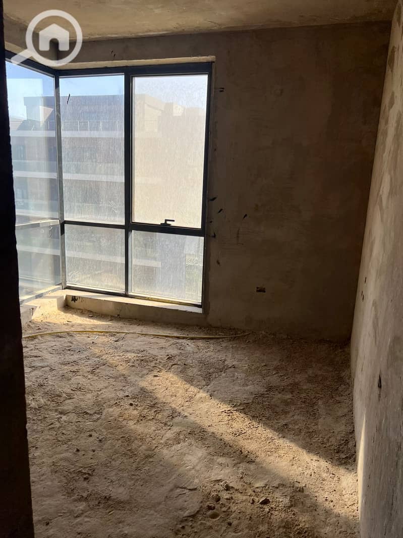 2 e18272c6-bf70-4da7-a66d-d31d6f78ae98. jpg