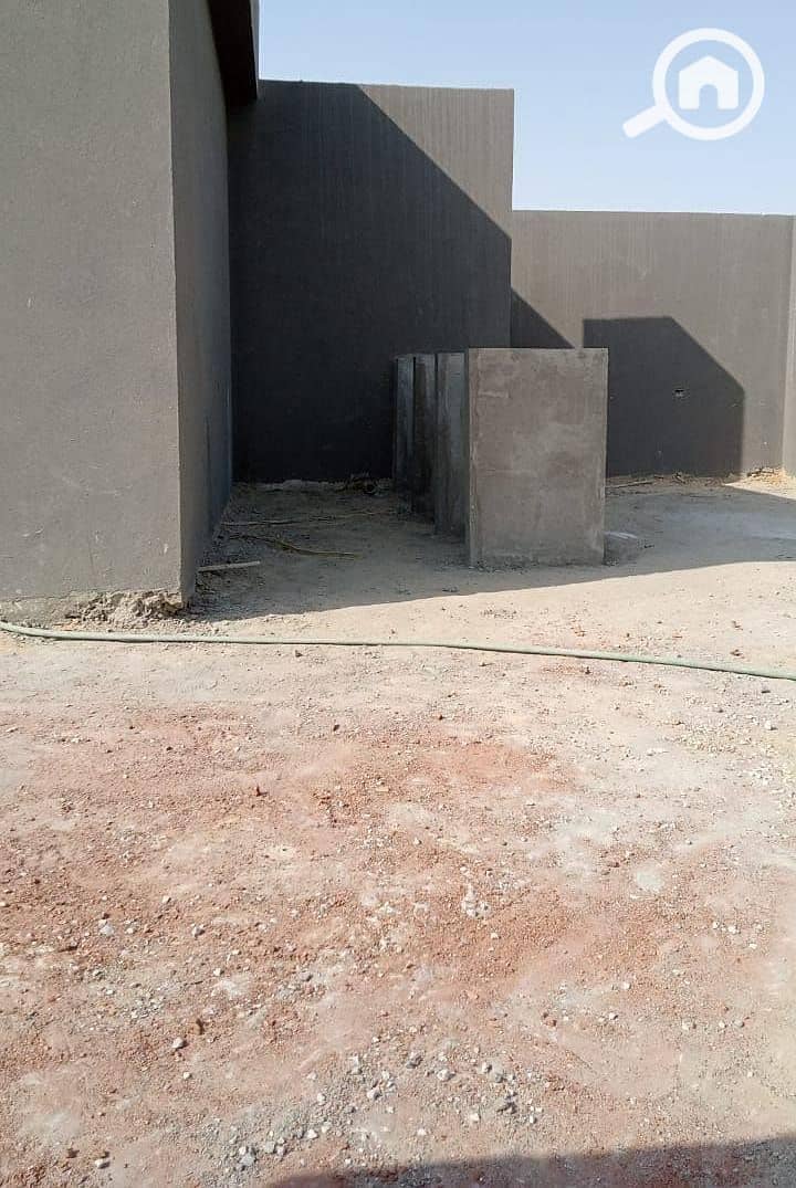 2 fb208912-78ba-4f27-82b8-e96903b6c5a7. jpg