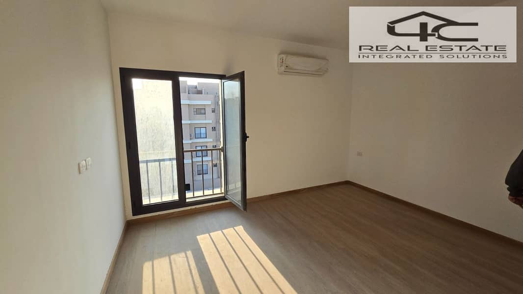 4 WhatsApp Image 2025-12-18 at 3.15. 24 PM (2). jpeg