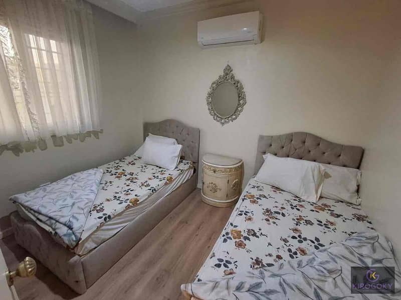 12 7e0c8904-5122-47d4-a382-b723e5fce565. jpg