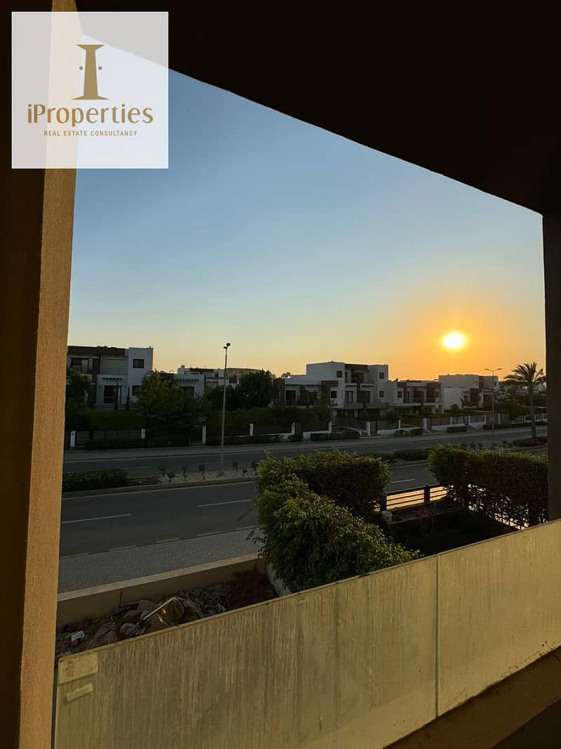 12 3cfdc3e5-0406-4491-b6fc-750e45a7e6da. jpeg