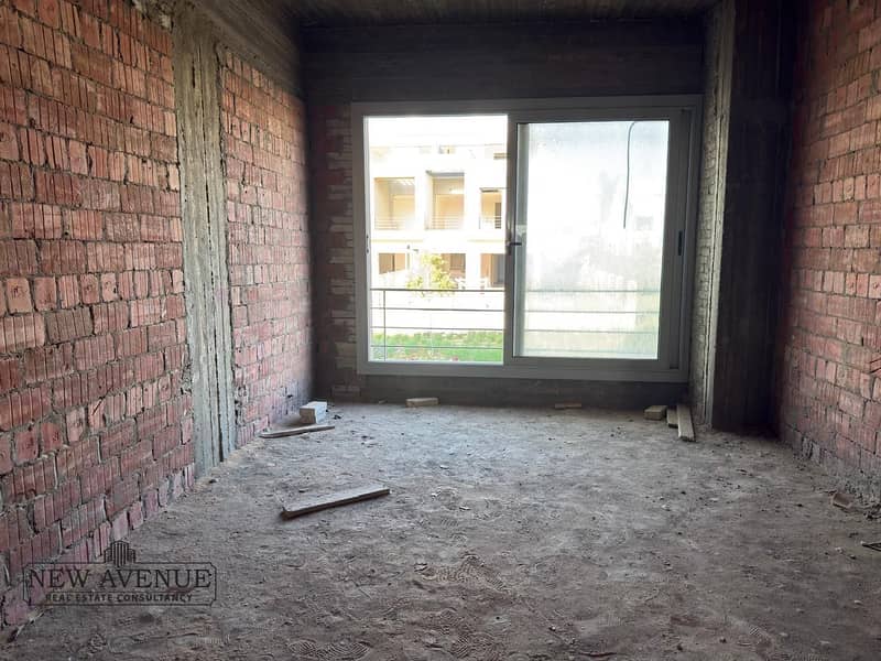 8 WhatsApp Image 2025-12-18 at 11.45. 27_829fbd31. jpg