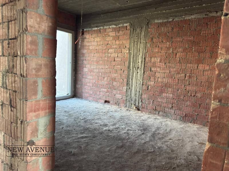 9 WhatsApp Image 2025-12-18 at 11.45. 27_9420a75c. jpg