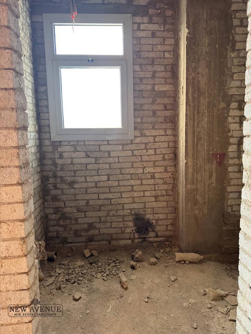 10 WhatsApp Image 2025-12-18 at 11.45. 28_23b8f83a. jpg