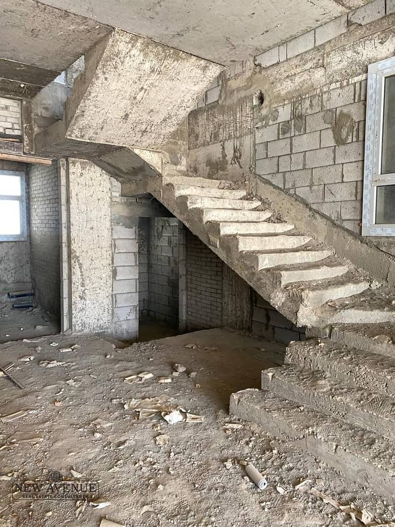 8 475d5b44-921f-46b8-97a2-4692819c5097. jpg