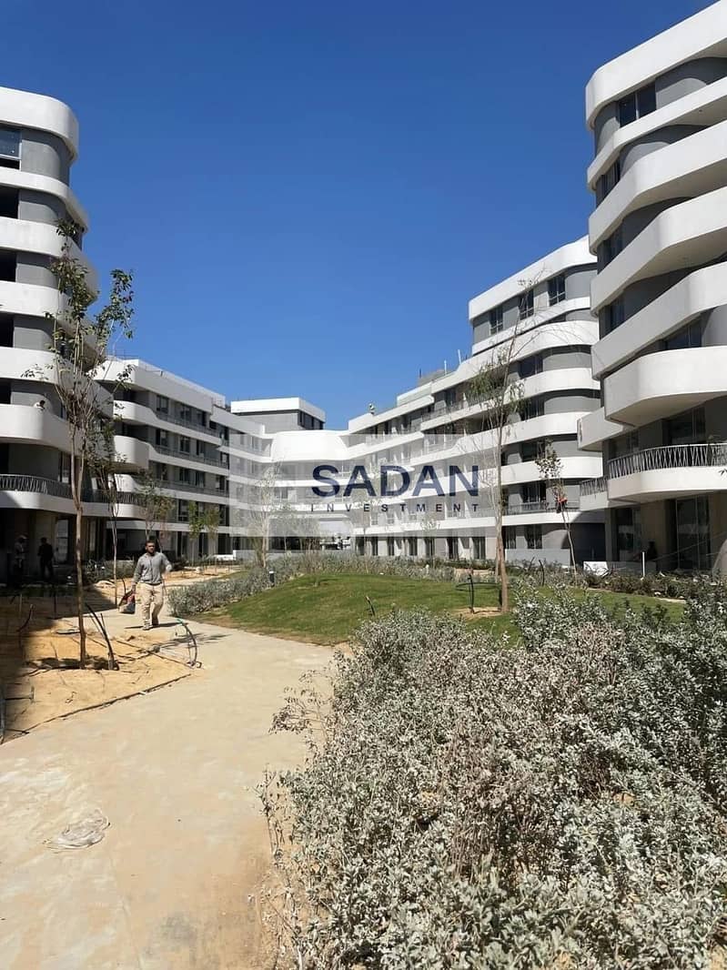 10 d7e77a0d-5b05-4ab3-95a7-44e18ff01ed0. jpeg