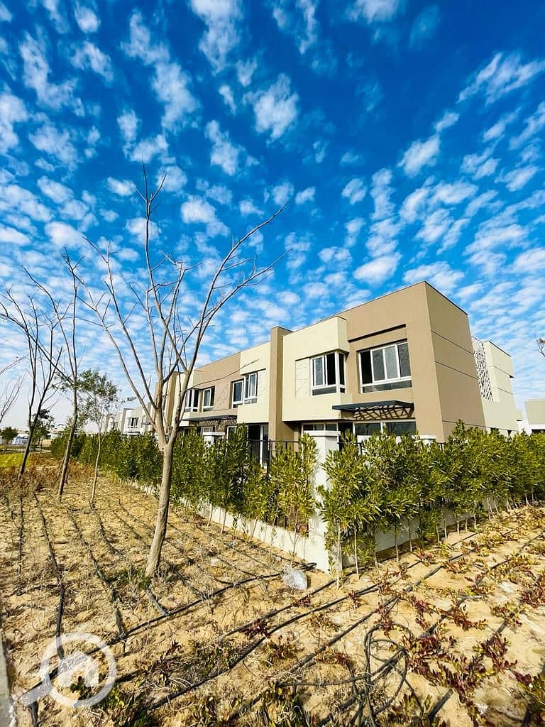 9 61e3f5d5-aaaa-4f4f-a8da-b0cfd8056170. jpg