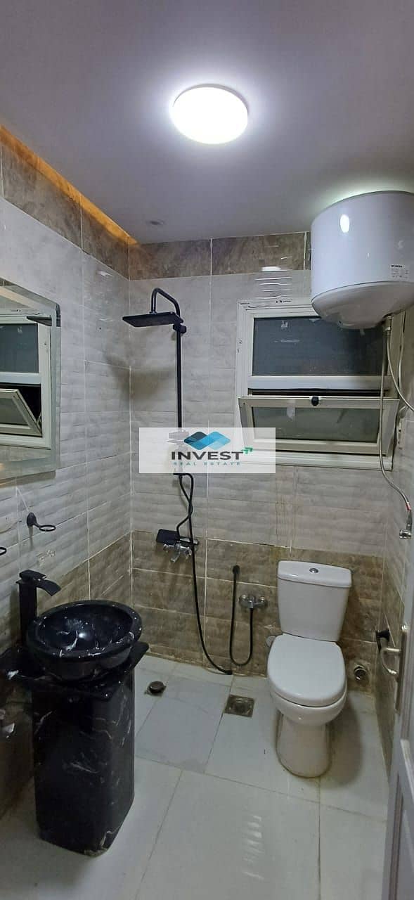 8 5a70831c-86f2-43b4-8b87-0a1d1b4396ee. jpg