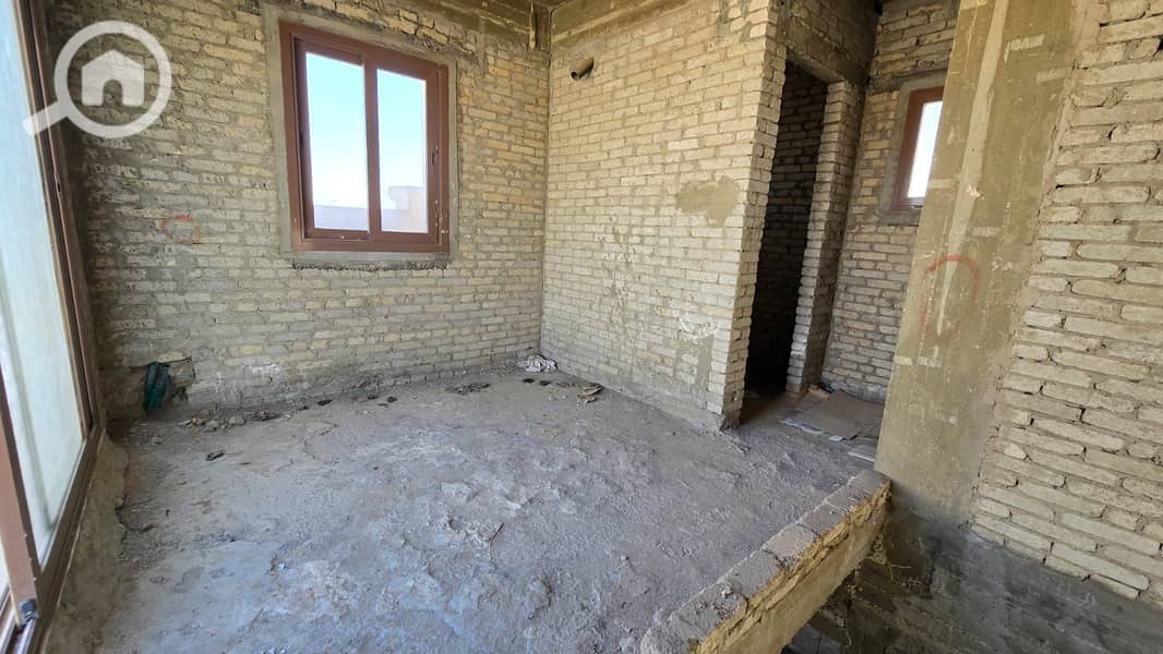 10 6684391d-2f1d-46e6-9ab6-9b44d9da4818. jpeg