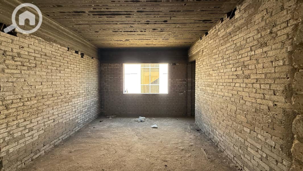 4 13d5e33c-18d7-47c3-9125-60ab038a4cb5. jpeg