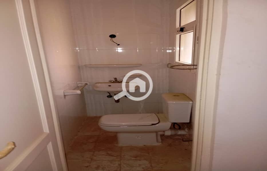 13 e7be53f0-d9f5-49a8-b595-dc767b7003f9. jpeg