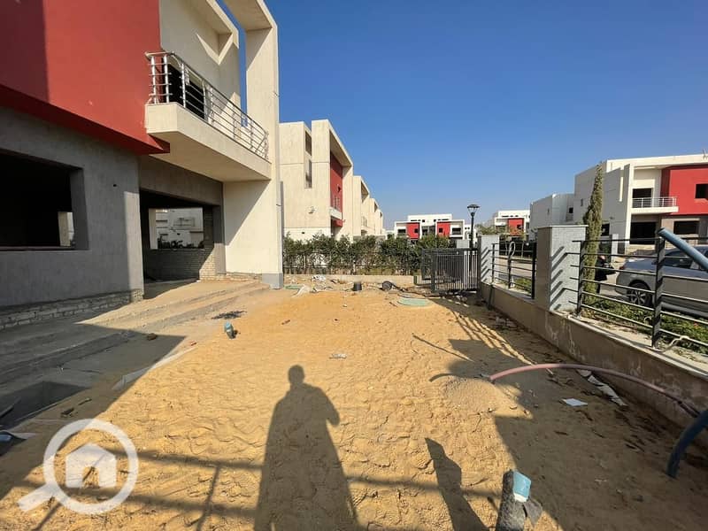 2 5afb6bb7-ad4a-4560-87fb-84b8792233ba. jpg